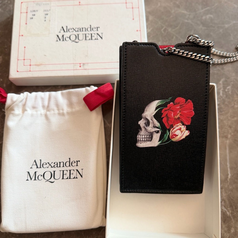 Alexander McQueen Black Card Holder with Red Floral Skull Motif and Silver Chain